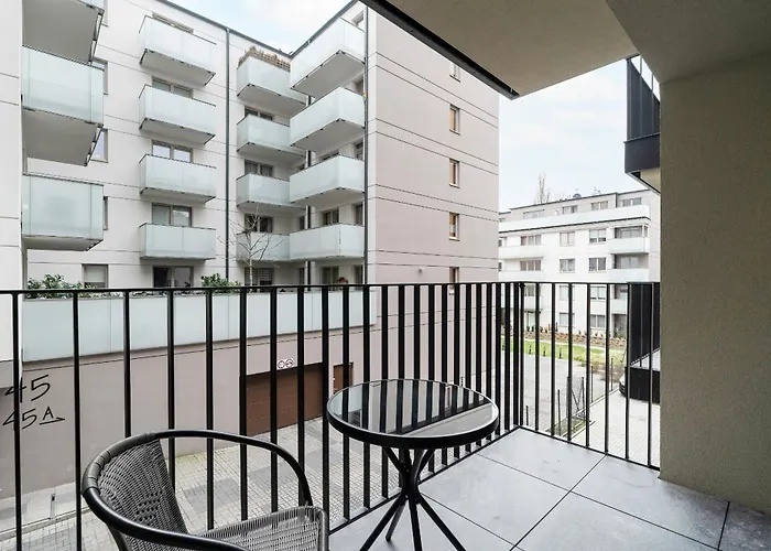 Apartamento Cosy In By Renters